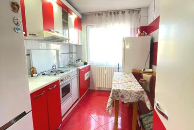 Apartament cu 3 camere decomandat, mobilat în Podu Roș