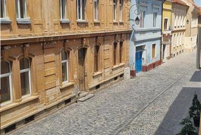Apartament cu 3 camere decomandat, mobilat în Centrul Istoric