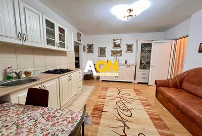 Apartament cu 3 camere semidecomandat, mobilat în Cetate