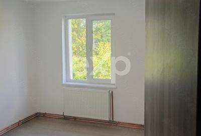 Apartament cu 2 camere semidecomandat, mobilat în Calea București