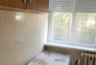 Apartament cu 2 camere semidecomandat, mobilat în Km 4-5