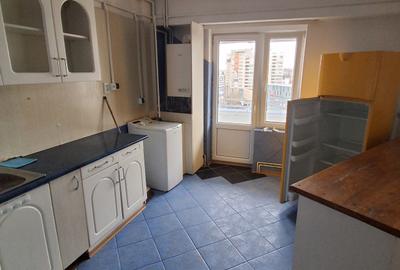 Apartament cu 3 camere decomandat în Centrul Civic