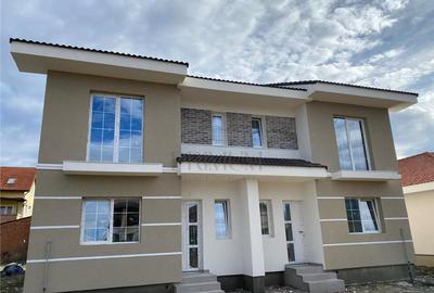 Duplex cu 4 camere în Moșnița Nouă