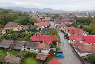 CASĂ SPAȚIOASĂ ÎN MUNICIPIUL SĂCELE | STR.UNIRII - 5