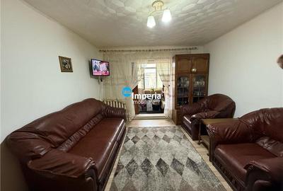 Apartament cu 3 camere semidecomandat, mobilat în Baza 3