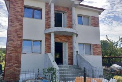 Casa individuala, teren 700 mp, semifinisata, Dezmir zona str Closca - 1