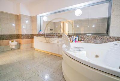 Ultracentral -Cladire impozanta  D+P+2E. - 22