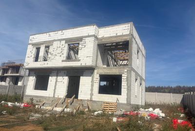 Casă individuală cu 4 camere în Est