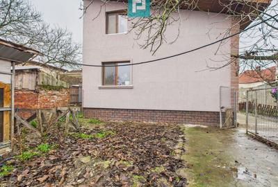 Casă individuală cu 6 camere în Ghiroda