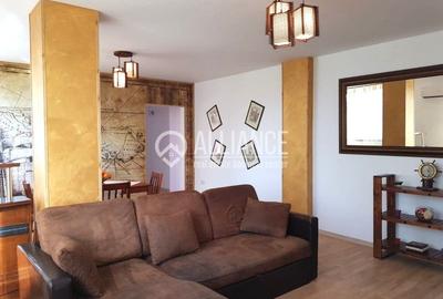 Apartament cu 3 camere semidecomandat în Faleza Nord