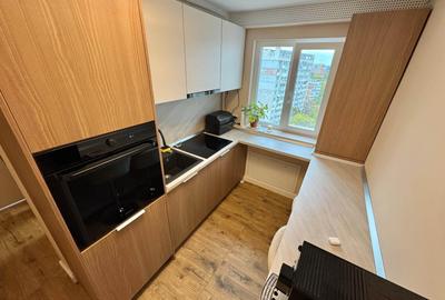 Ap.2 cam decomandat Podu Ros/Piata Nicolina, renovat, amenajat complet! - 12