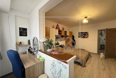 Casa de vanzare in Sibiu -  4 camere, balcon si curte - mobilata - 17