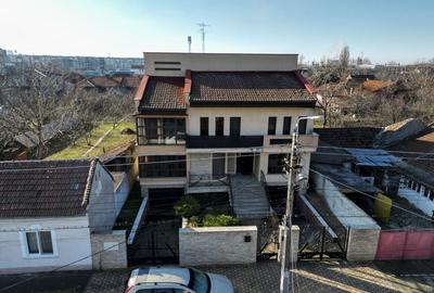 Vilă spațioasă cu 8 camere, Grădiște - 3