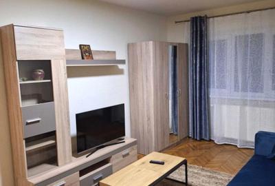 Apartament cu 3 camere decomandat, mobilat în Calea Dumbrăvii