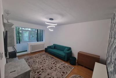 Apartament cu 3 camere decomandat în Tătărași