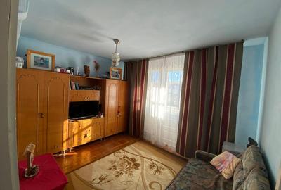 Apartament cu 3 camere decomandat, mobilat în Independenței