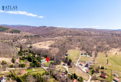 Vile turistice, locație montană superbă, la marginea pârâului,  2600 mp teren - 3