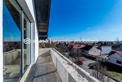 Apartament cu 3 camere semidecomandat în Micălaca