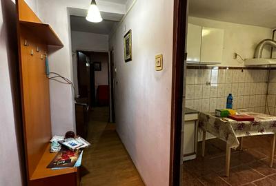 Apartament 2 camere decomandate zona Poarta 6 - 3