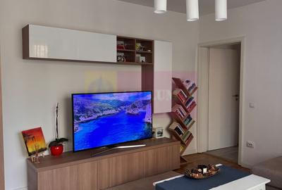 Apartament cu 2 camere semidecomandat, mobilat în Alexandru Obregia