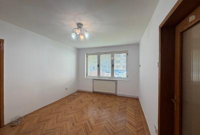 Apartament cu 2 camere semidecomandat, mobilat în Central