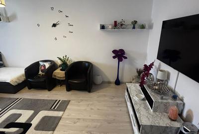 Apartament cu 2 camere decomandat în Olteniței