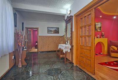 O casă pentru familie, cu grădină și intimitate - 3