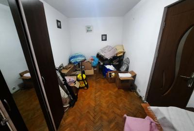 Apartament cu 3 camere, etaj 1/4, zona Tatarasi - 2