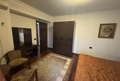 Apartament spatios cu vedere la parc, prima linie - 11