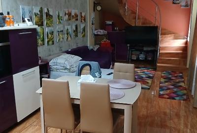 Casa parter+ etaj, zona complex unirii - 1