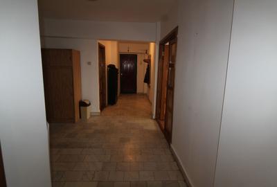 Apartament 3 camere, zonă centrală - 14