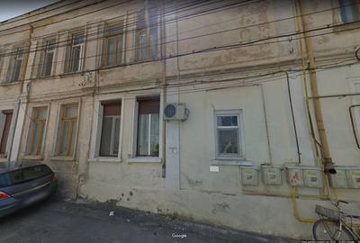 URGENT: ULTRA CENTRAL - Apartament 2 camere situat in casa cu curte comuna - 2