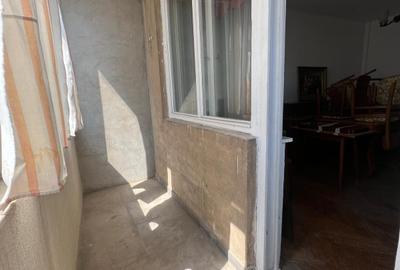 Apartament decomandat, 3 camere, 2 balcoane, gaz, an 1972, 120.000 euro - 11
