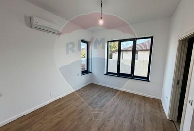 Casă / Vilă cu 4 camere de vânzare în zona Dedeman - 8