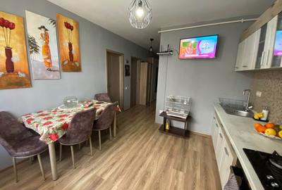 Apartament cu 3 camere decomandat, mobilat în Florești