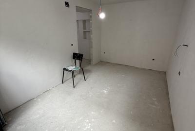 Apartament 2 Cam 35mp Zona Centrală Vizavi de Facultatea FSPAC Str.Aurel Suciu - 8