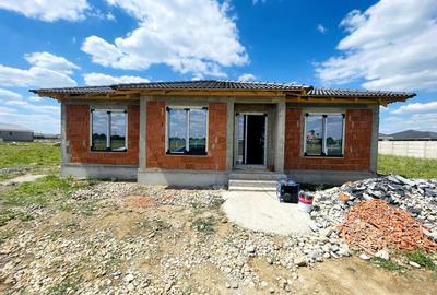 Casă individuală cu 4 camere în Sântandrei