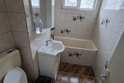 Apartament 2 camere, etajul 2/4, zona Podu Ros - 7
