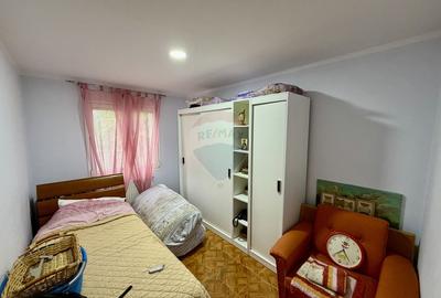 Apartament cu 4 camere de vânzare pe Strada Longinescu - 11