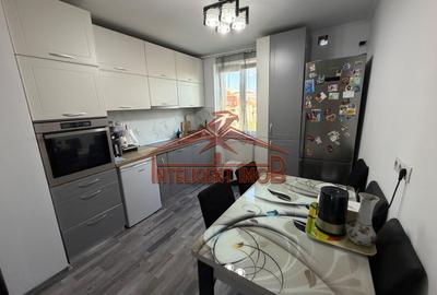 Apartament cu 3 camere semidecomandat, mobilat în Hipodrom 1