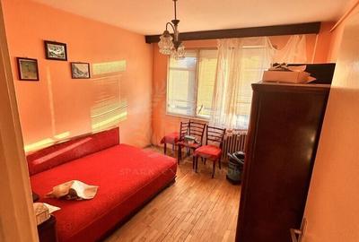 Apartament cu 2 camere semidecomandat în Democrației