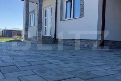 Casă individuală de vânzare în Sânpetru – 3 dormitoare, curte 500mp - 4