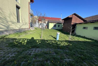 Casa spațioasă  P+1E,526 mp teren-strada liniștită. - 1