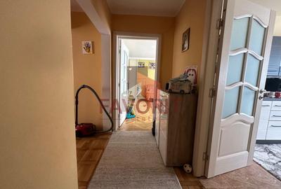 3 camere | centrala proprie | etaj intermediar | mobilat si utilat | - 9