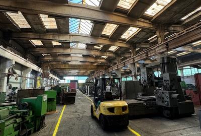 Spațiu industrial, 1120 mp în Industrială