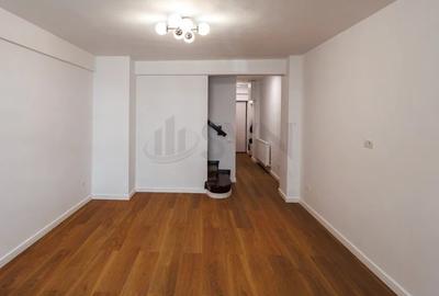 Apartament cu 3 camere decomandat în Primăverii