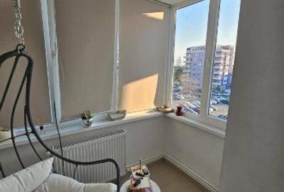 Apartament cu 2 camere decomandat, mobilat în Central