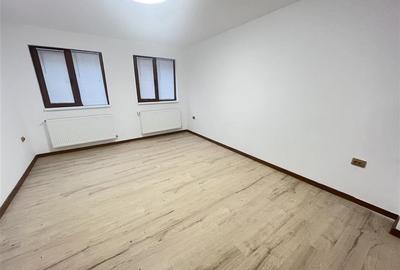 Birou, de 70 mp, în Central