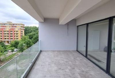 Apartament cu 3 camere decomandat în Băneasa