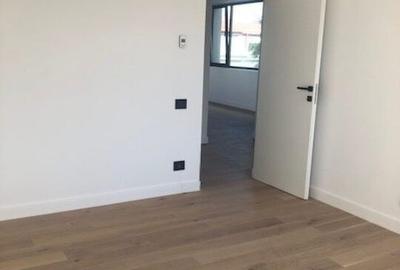 Apartament cu 3 camere decomandat în Pipera